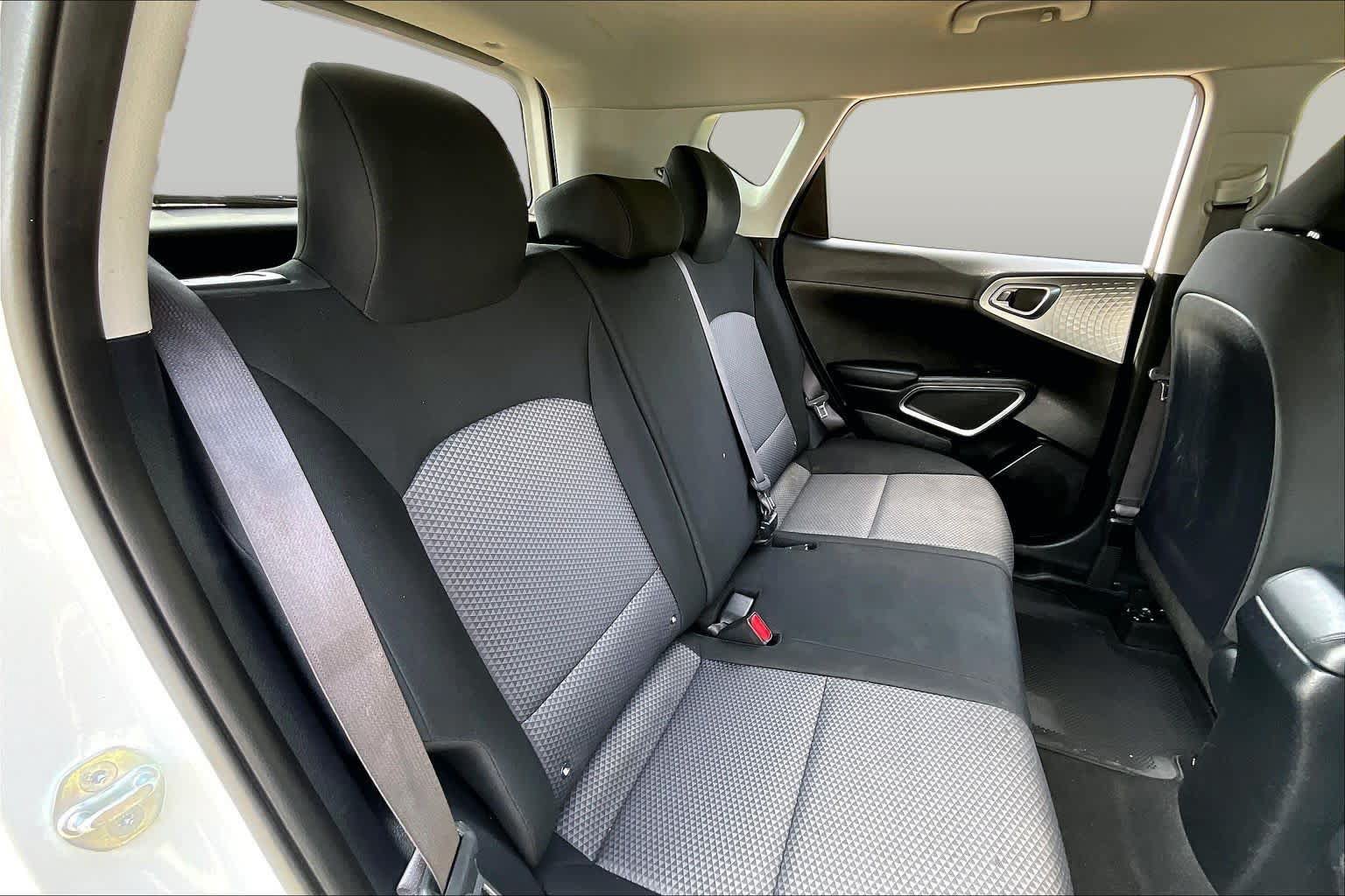 Used 2023 Kia Soul LX FWD image 19