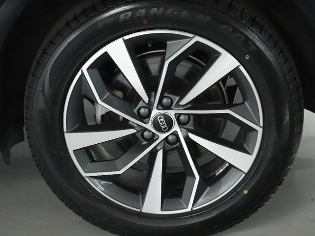 Used 2023 Audi Q5 2.0T Premium w/ Convenience Package AWD/4WD image 40
