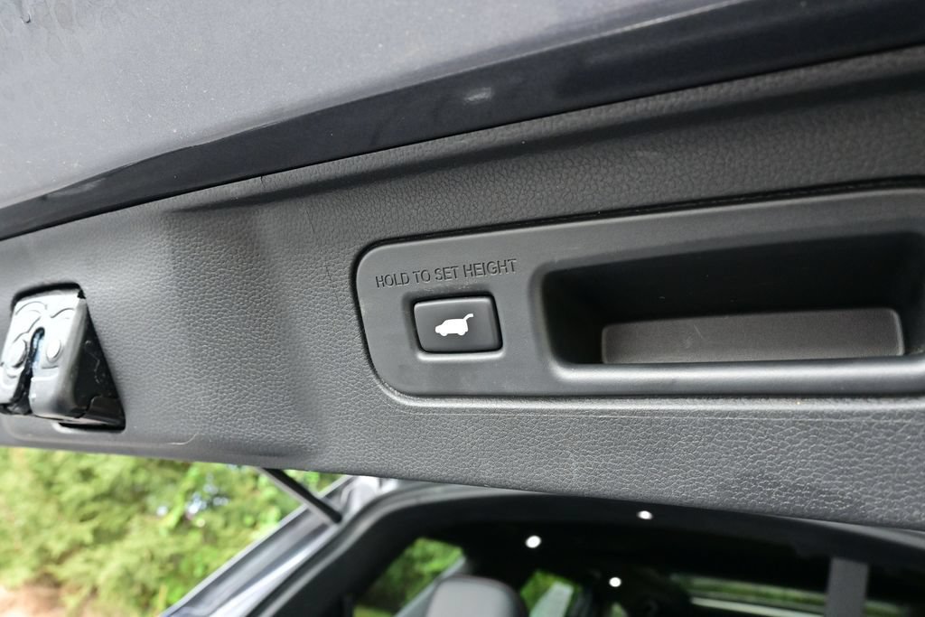Certified 2025 Honda Pilot Black Edition image 19