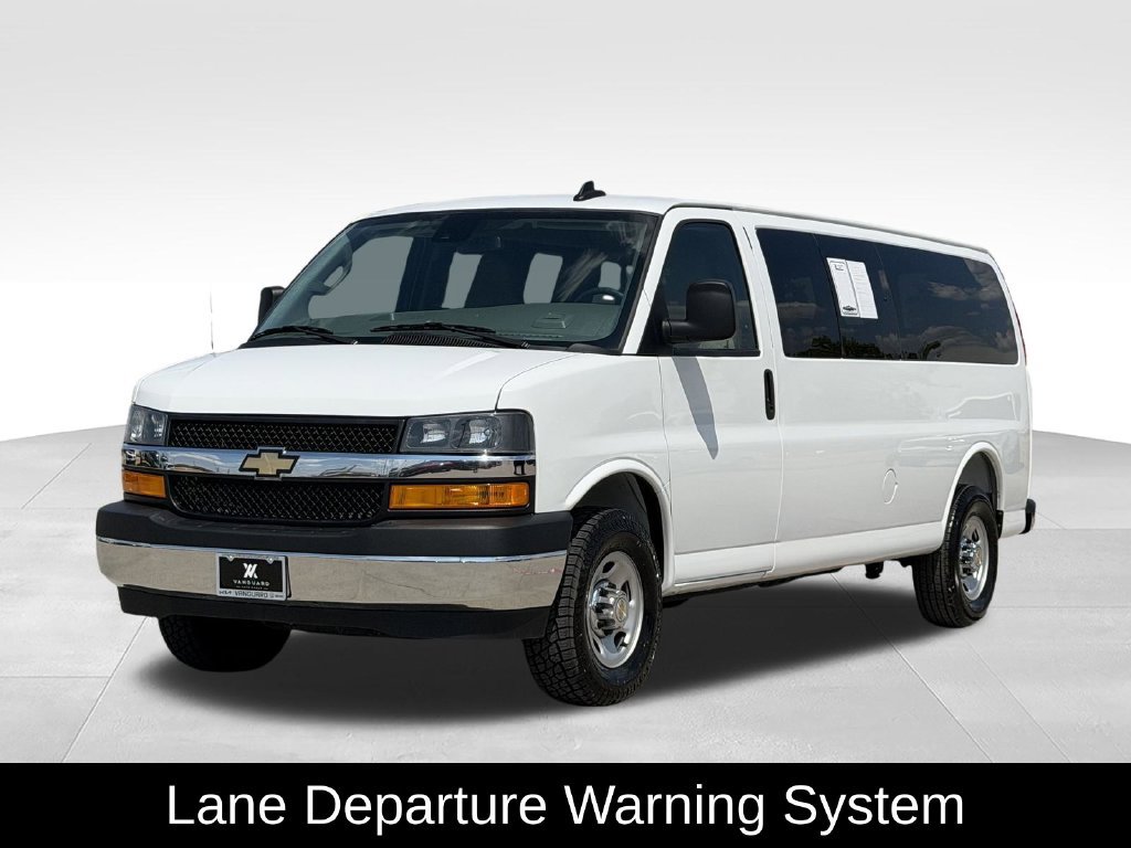 Used 2025 Chevrolet Express 3500 LT w/ LT Preferred Equipment Group RWD image 5
