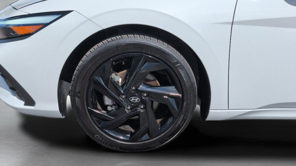Certified 2026 Hyundai Elantra Sport FWD image 24