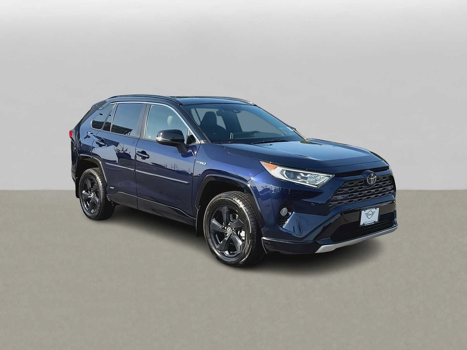 Used 2020 Toyota RAV4 XSE AWD/4WD image 2