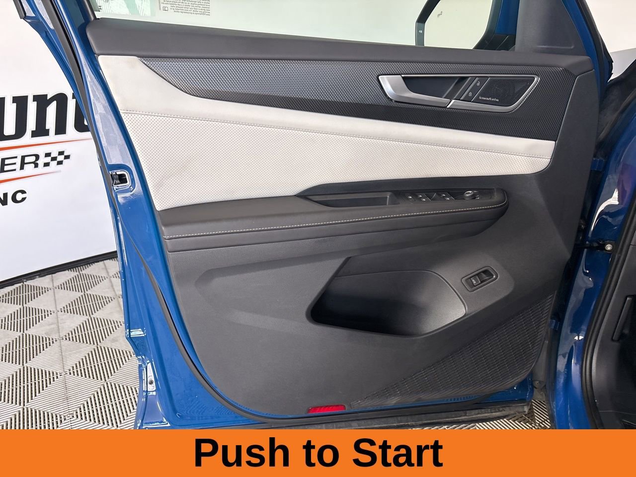 Used 2025 Volkswagen Atlas Cross Sport SEL Premium R-Line image 8