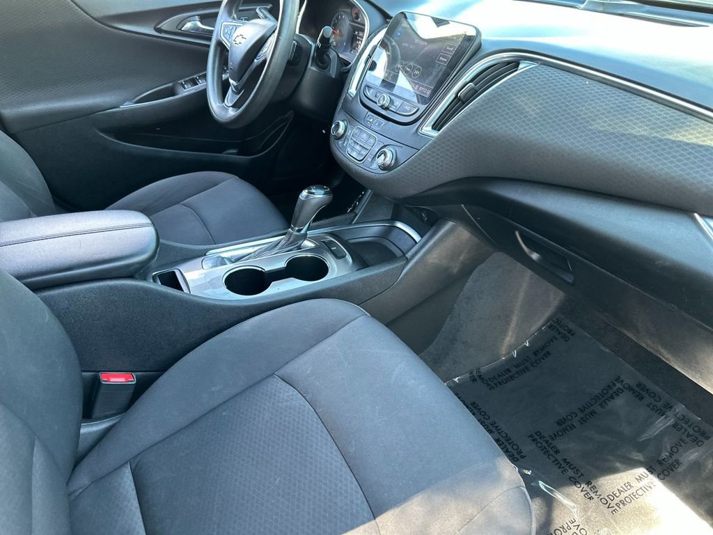 Used 2020 Chevrolet Malibu LT FWD image 14