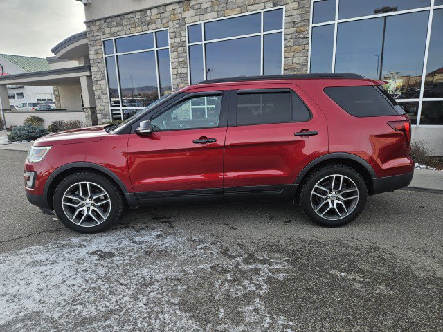 Used 2017 Ford Explorer Sport image 2
