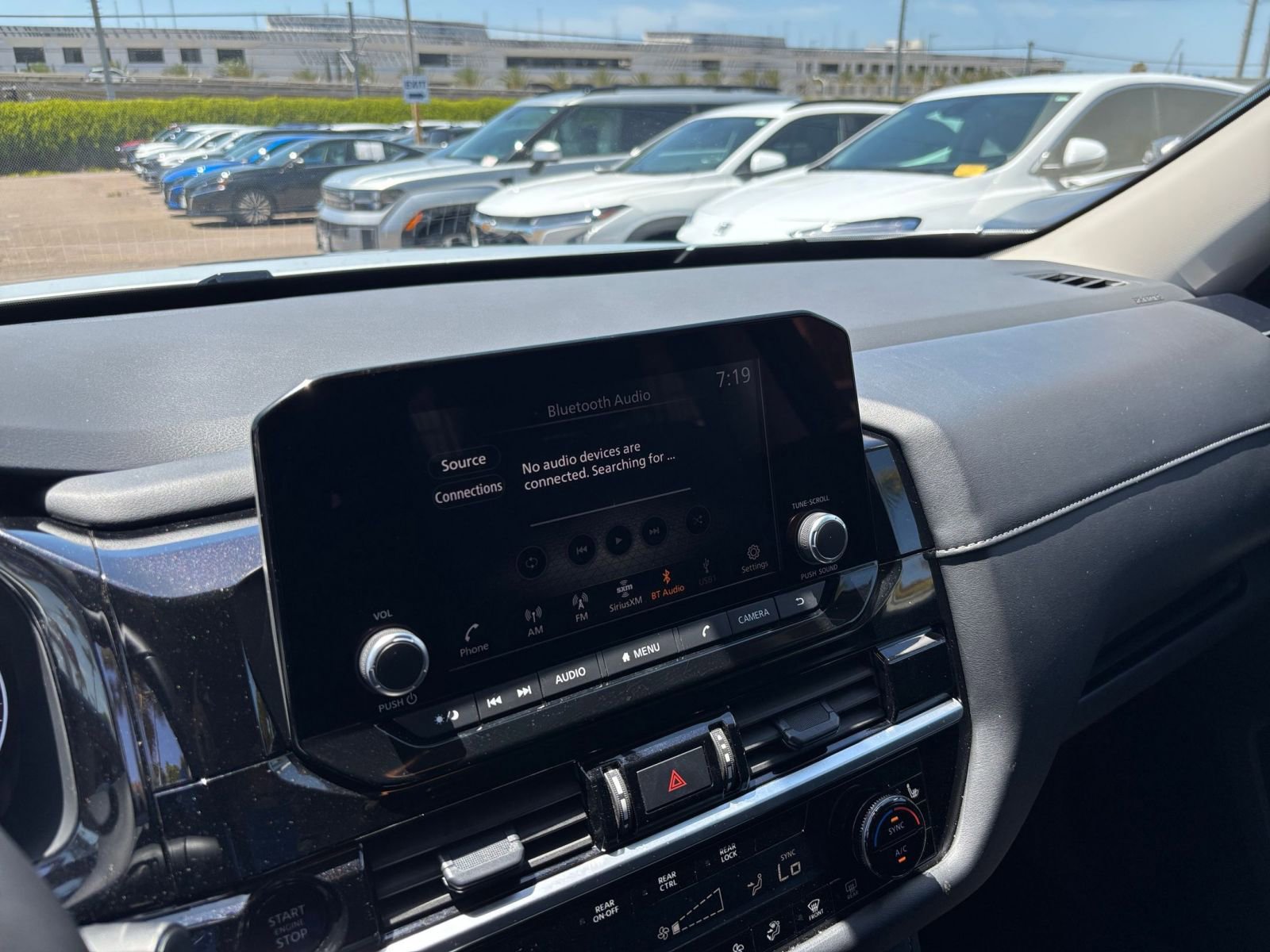 Used 2025 Nissan Pathfinder SV FWD image 20