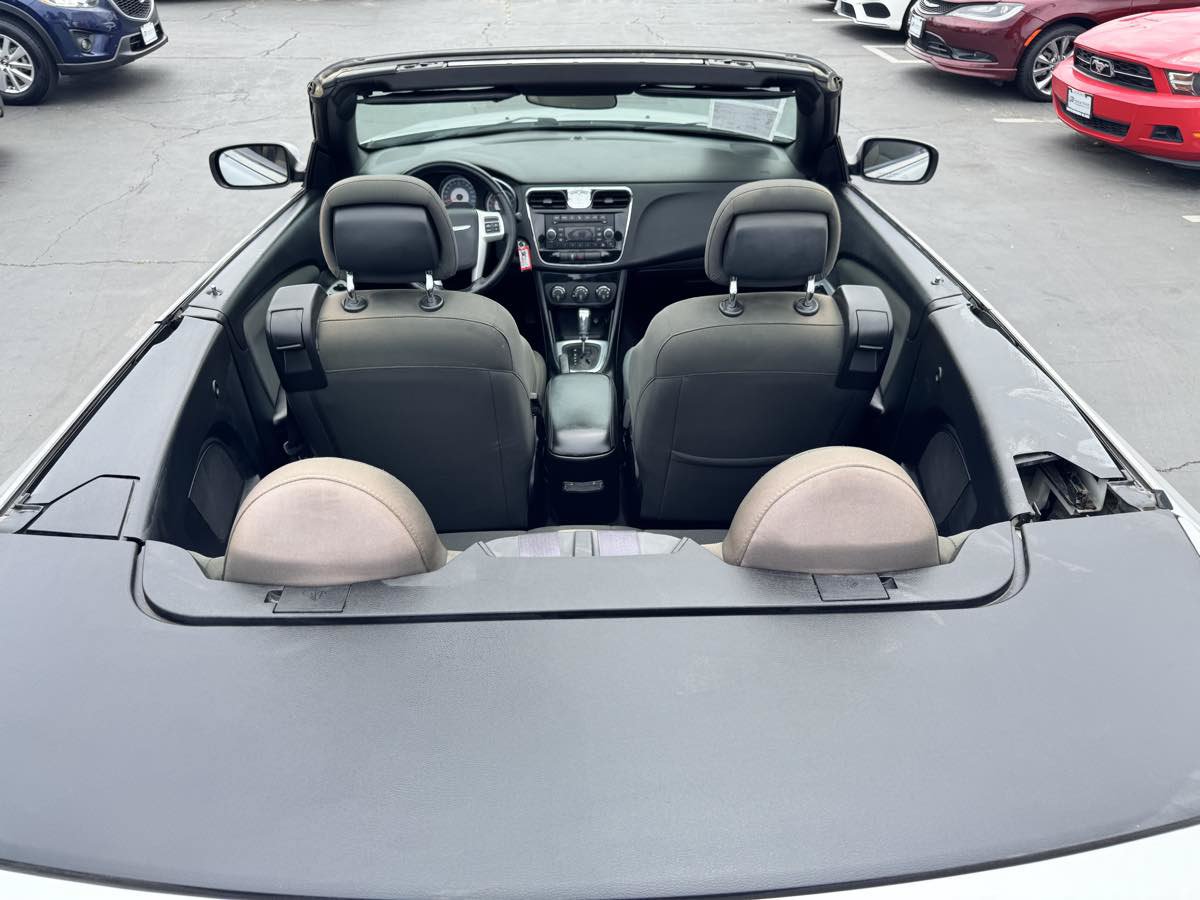 Used 2011 Chrysler 200 Touring FWD image 24