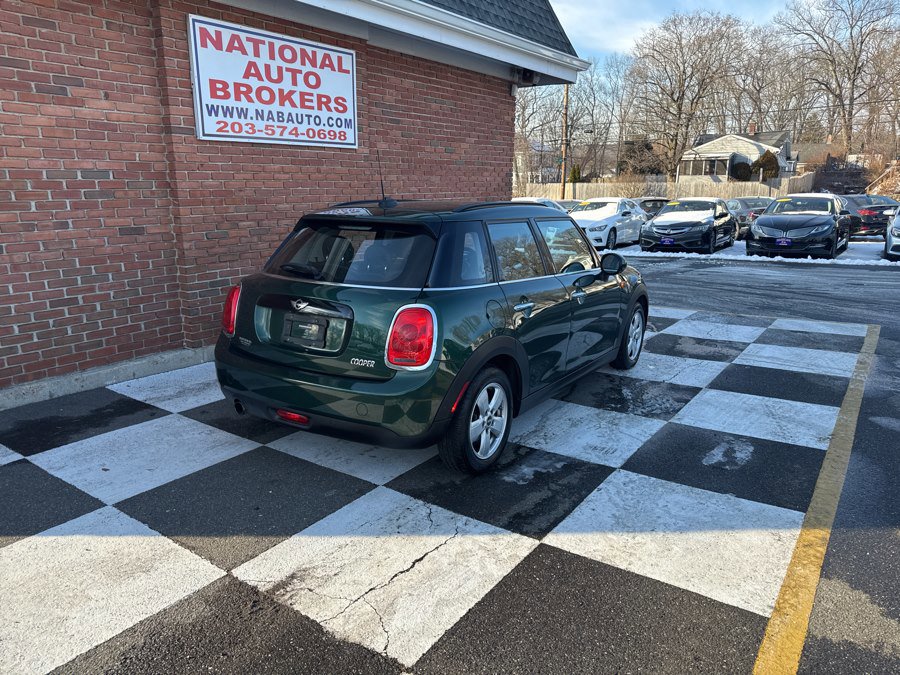 Used 2017 MINI Cooper 4-Door Hardtop image 3