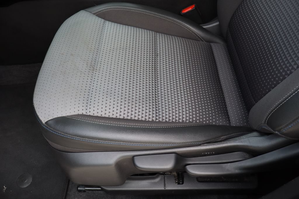 Used 2025 Chevrolet Trax LT FWD image 21