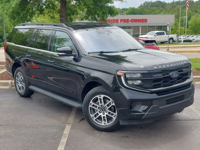 Used 2025 Ford Expedition Max Active AWD/4WD image 2