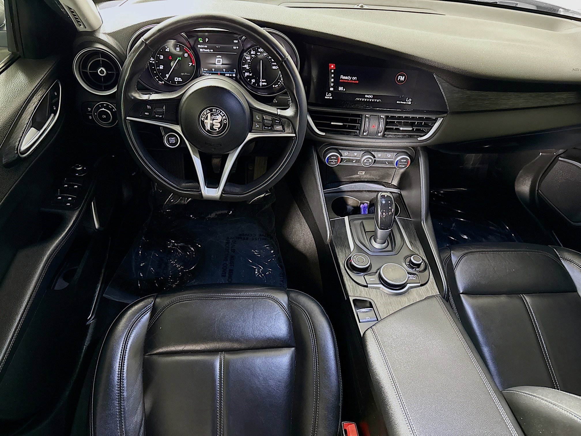 Used 2019 Alfa Romeo Giulia Base image 17