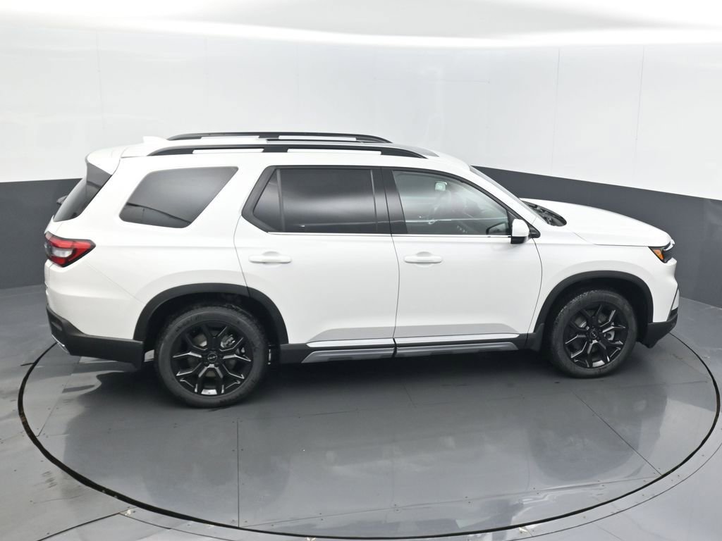 New 2025 Honda Pilot Touring image 14