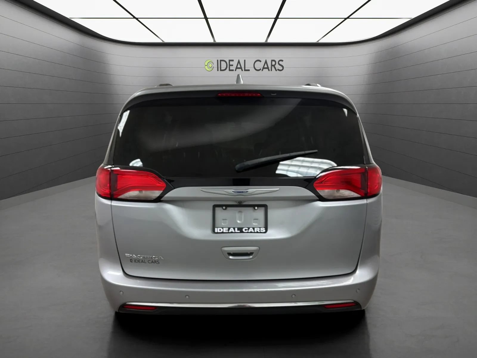 Used 2020 Chrysler Pacifica Touring-L FWD image 4
