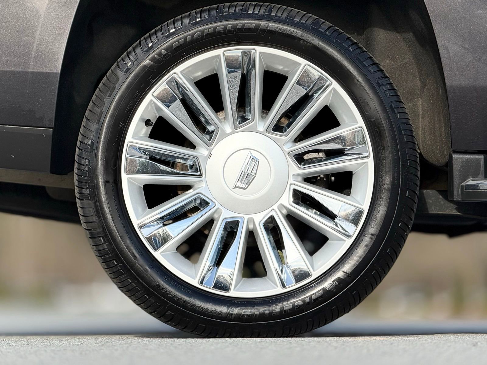 Used 2018 Cadillac Escalade Luxury image 19