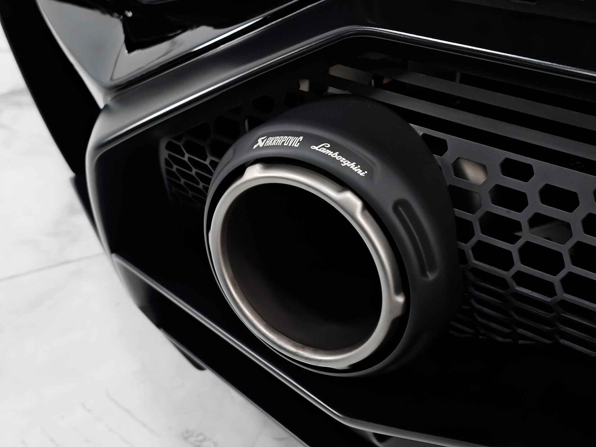 Used 2023 Lamborghini Huracan STO RWD image 14