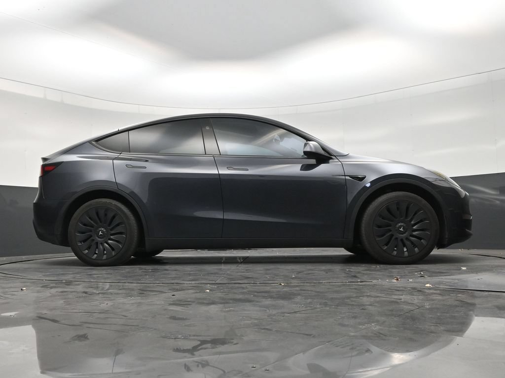 Used 2024 Tesla Model Y Long Range AWD/4WD image 24