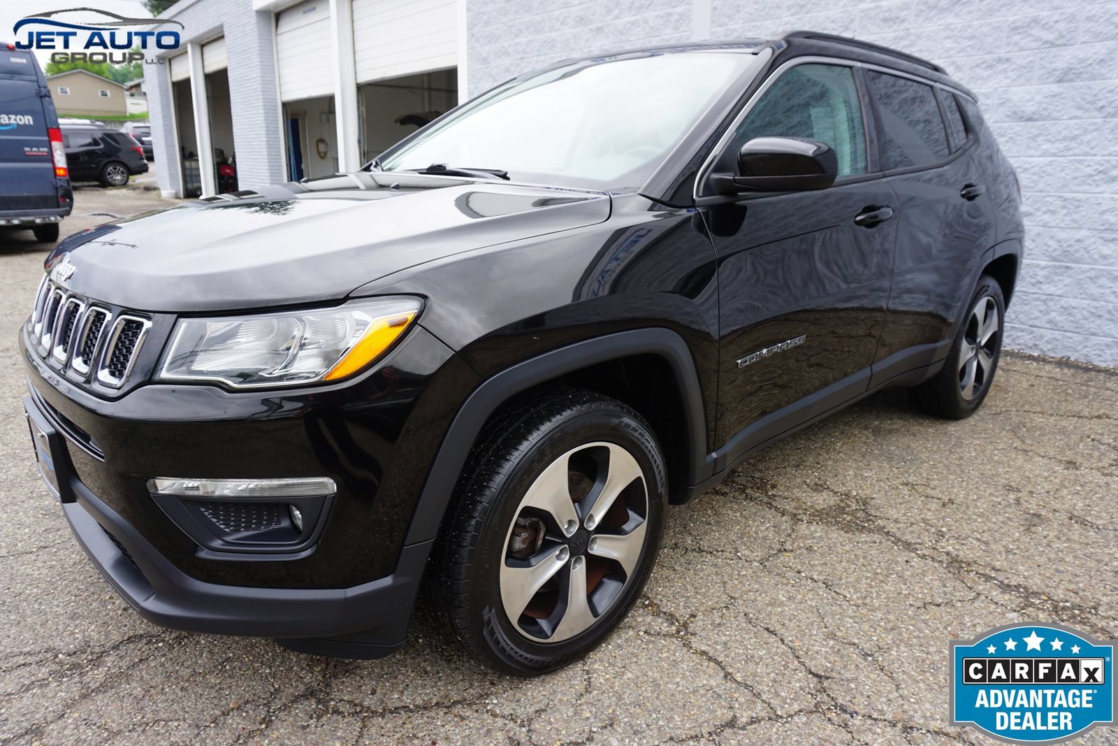 Used 2018 Jeep Compass Latitude w/ Popular Equipment Group AWD/4WD image 3