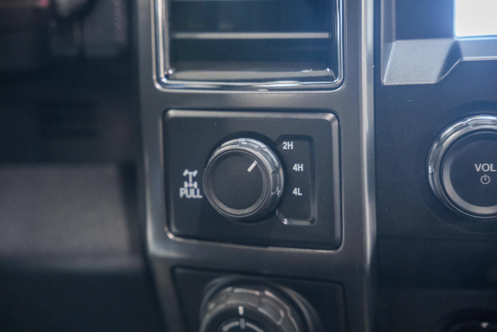 Used 2019 Ford F150 XLT w/ Equipment Group 302A Luxury AWD/4WD image 27