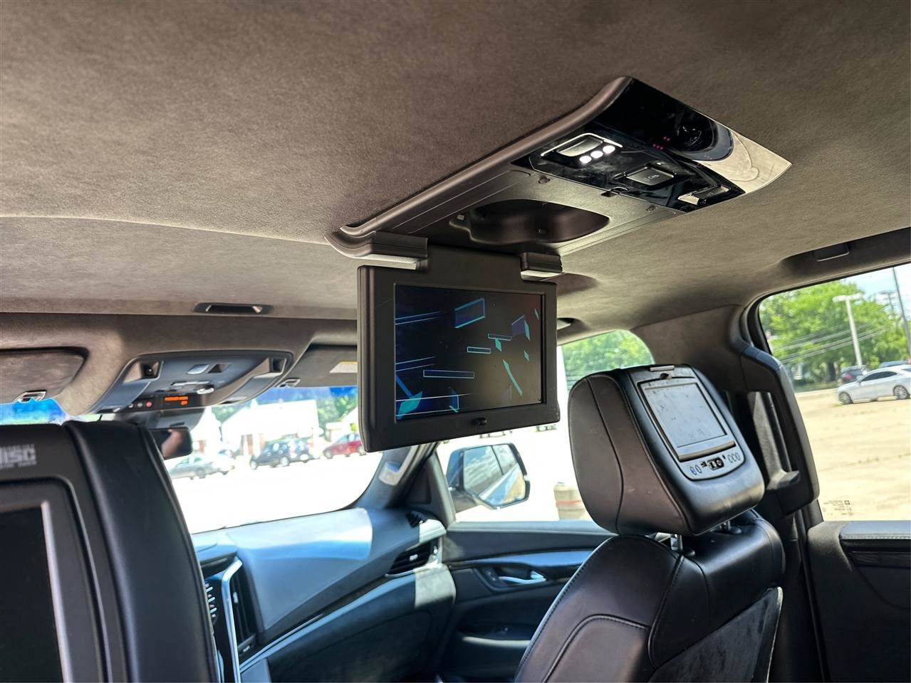 Used 2019 Cadillac Escalade ESV Platinum AWD/4WD image 22