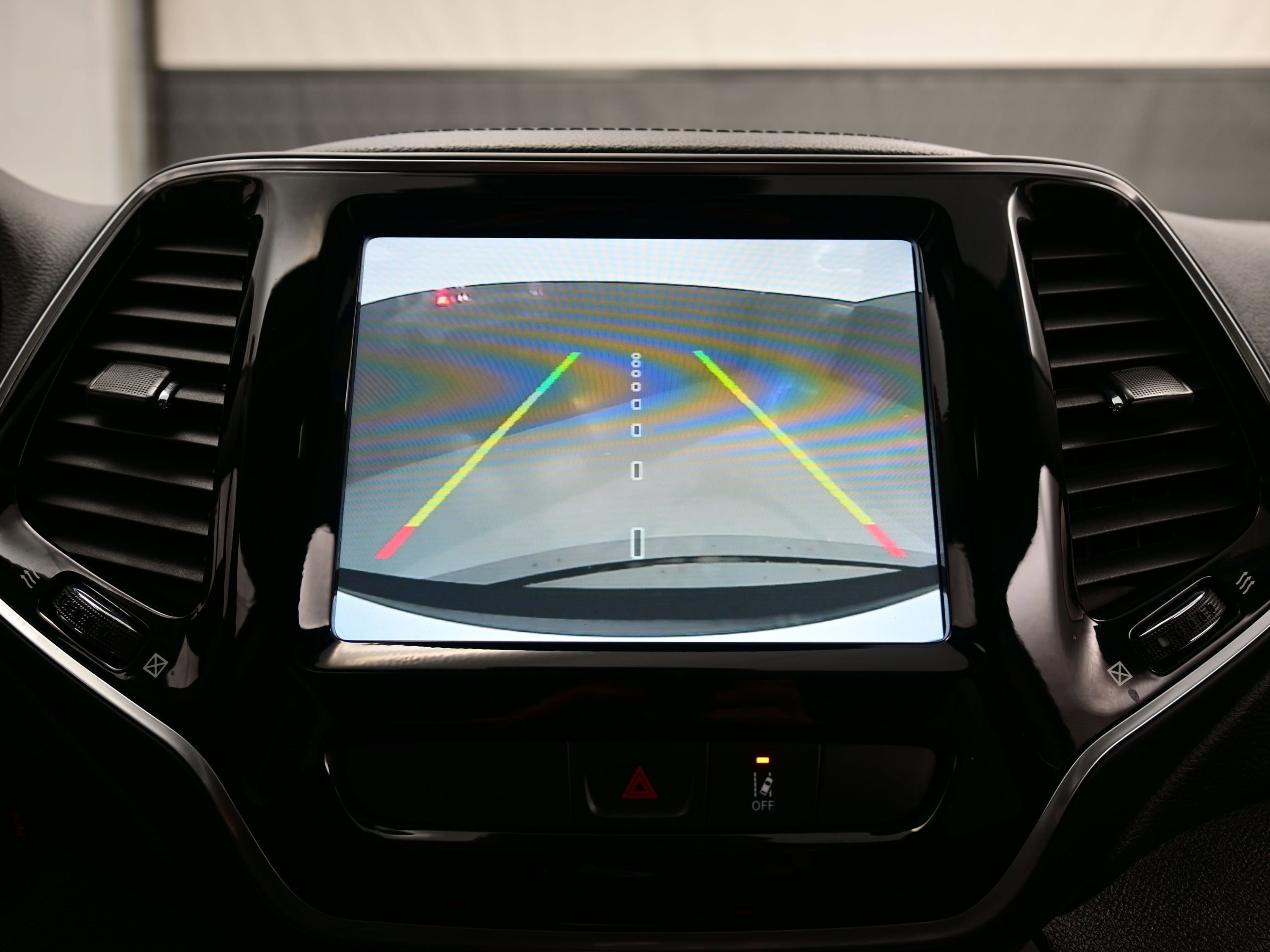 Used 2022 Jeep Cherokee Limited image 20