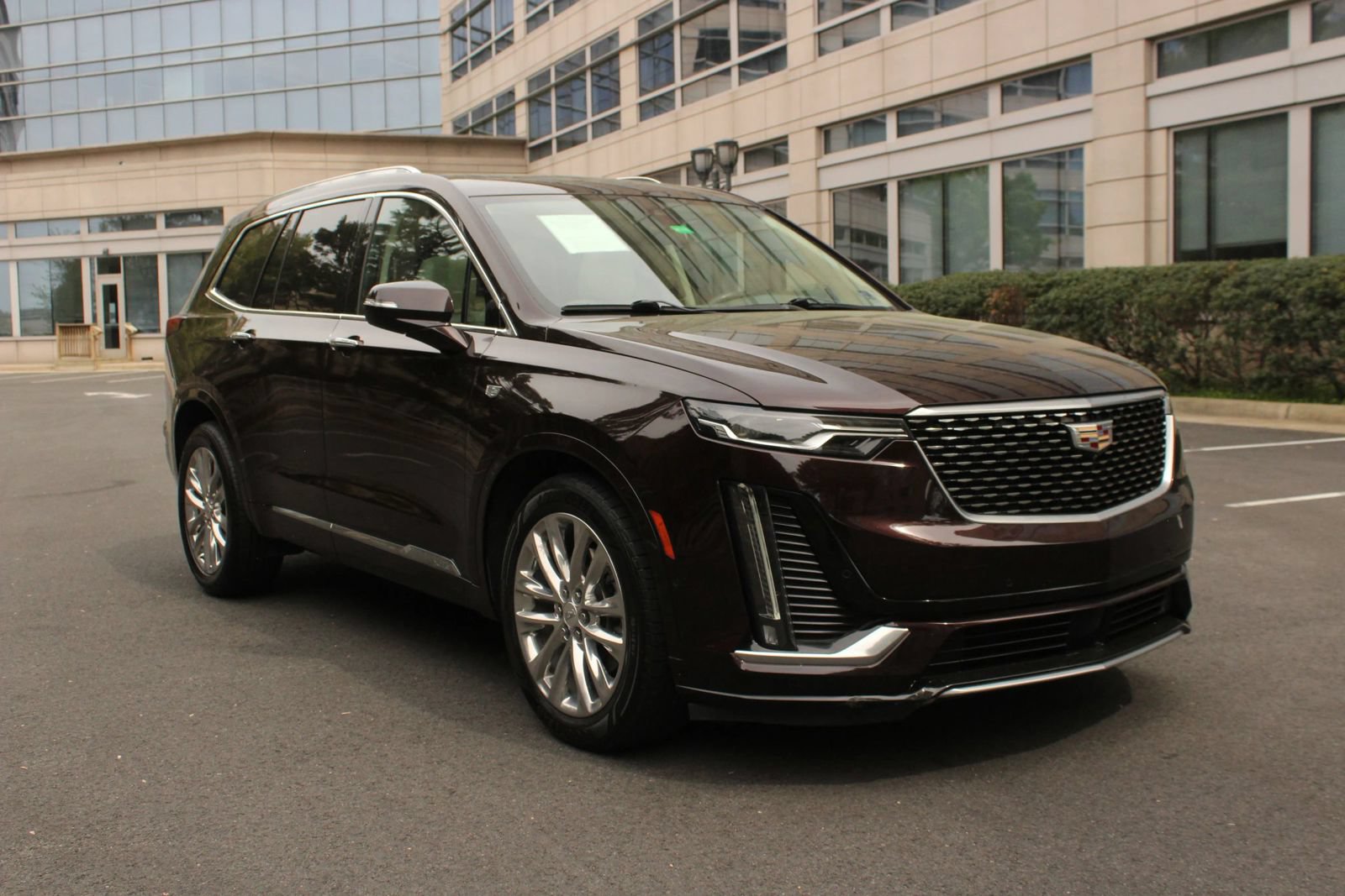 Used 2021 Cadillac XT6 Premium Luxury FWD image 1