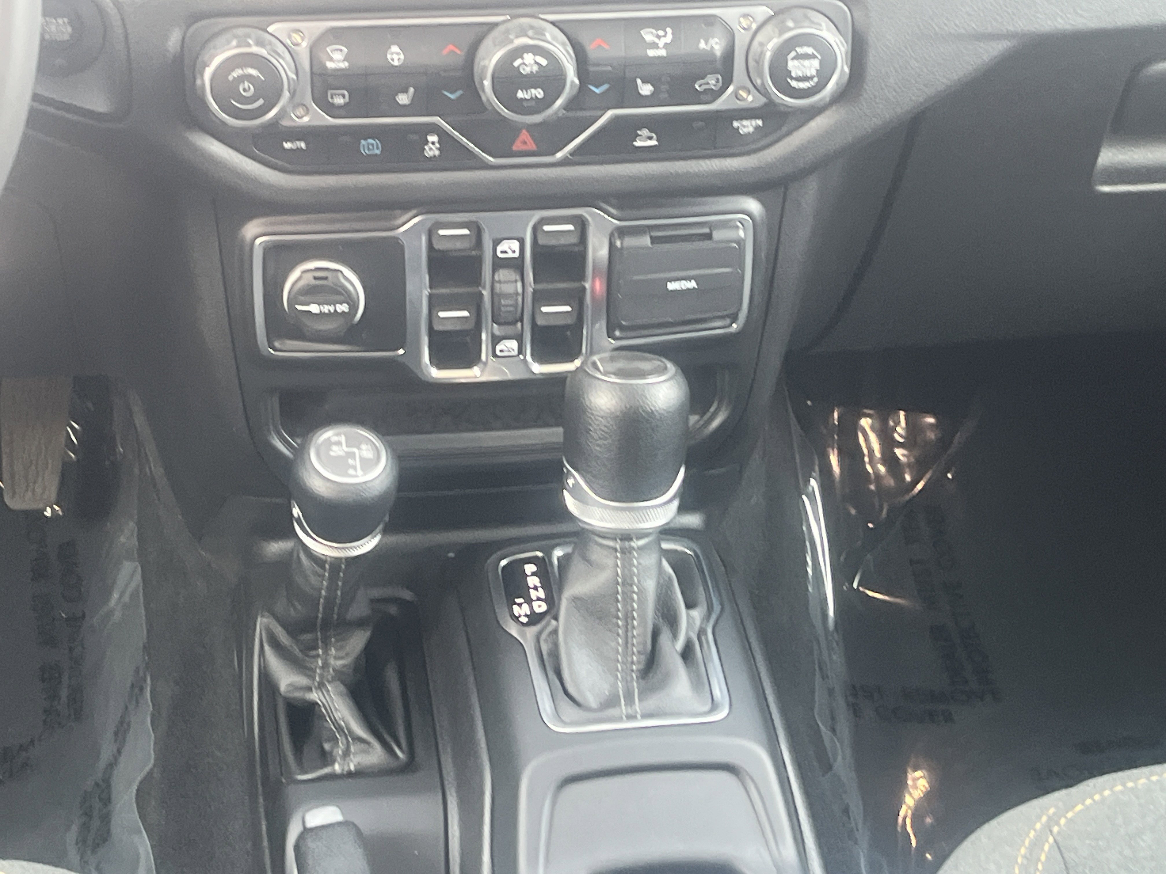 Used 2024 Jeep Wrangler Sport S w/ Convenience Group image 21