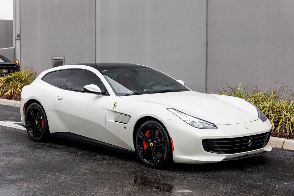 Used 2019 Ferrari GTC4Lusso image 7