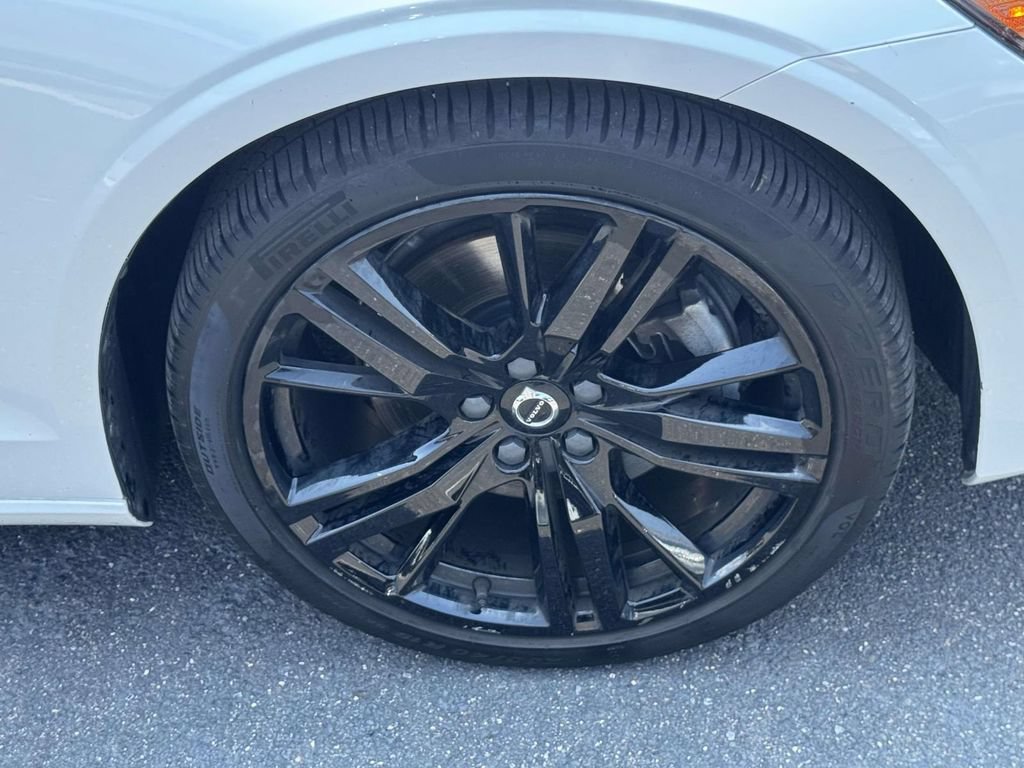 Certified 2023 Volvo S60 B5 Plus w/ Climate Package FWD image 6