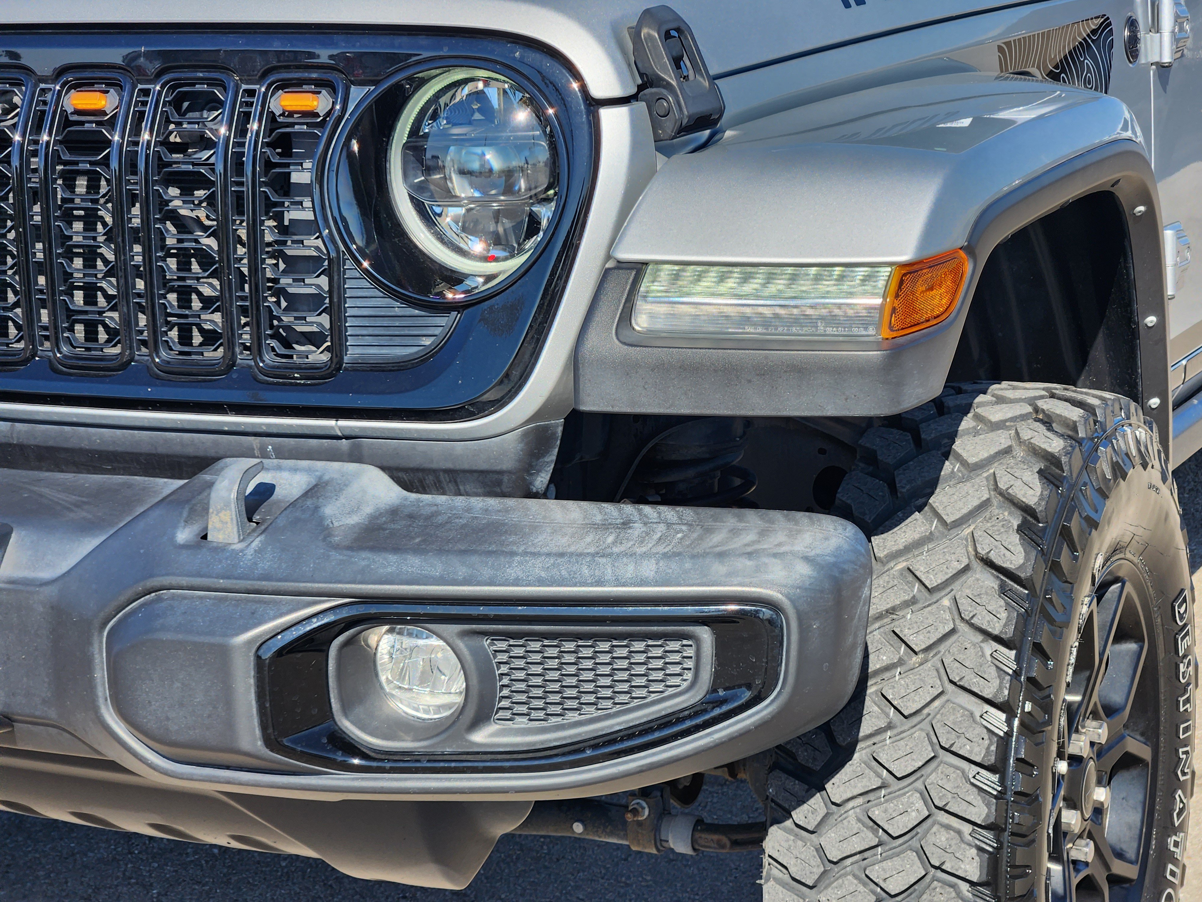 Used 2024 Jeep Gladiator Sport AWD/4WD image 8