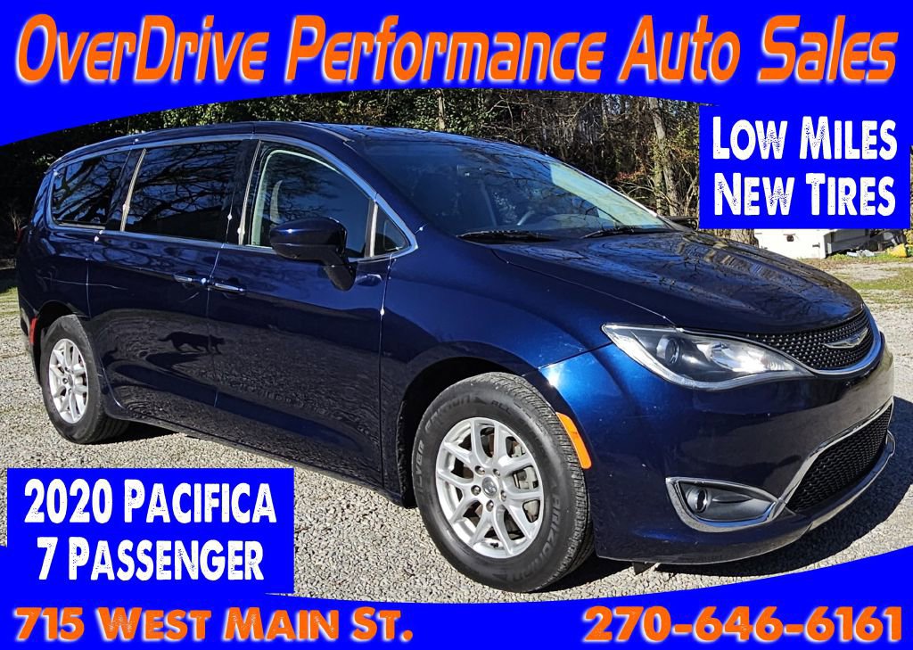 Used 2020 Chrysler Pacifica Touring image 1