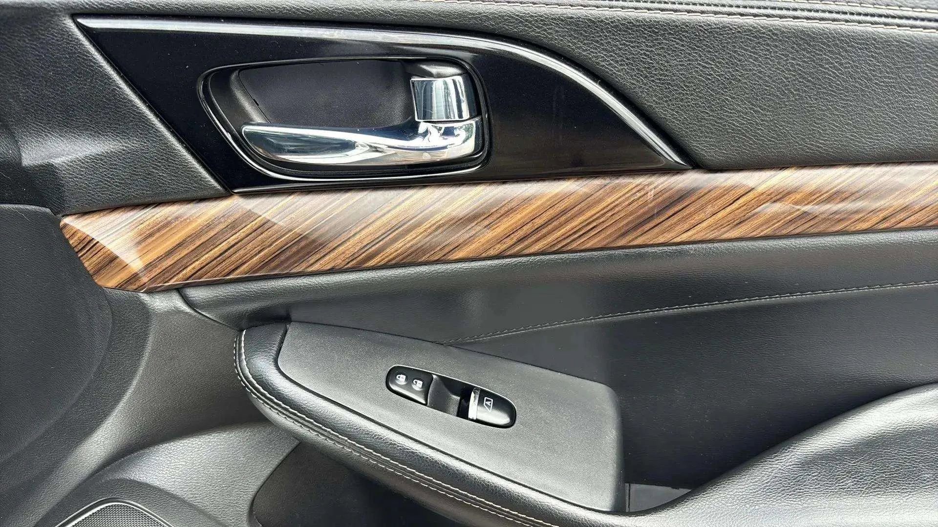 Used 2017 Nissan Maxima Platinum image 28