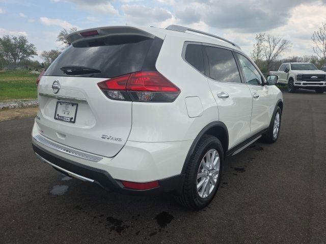 Used 2017 Nissan Rogue SV w/ SV Premium Package AWD/4WD image 8