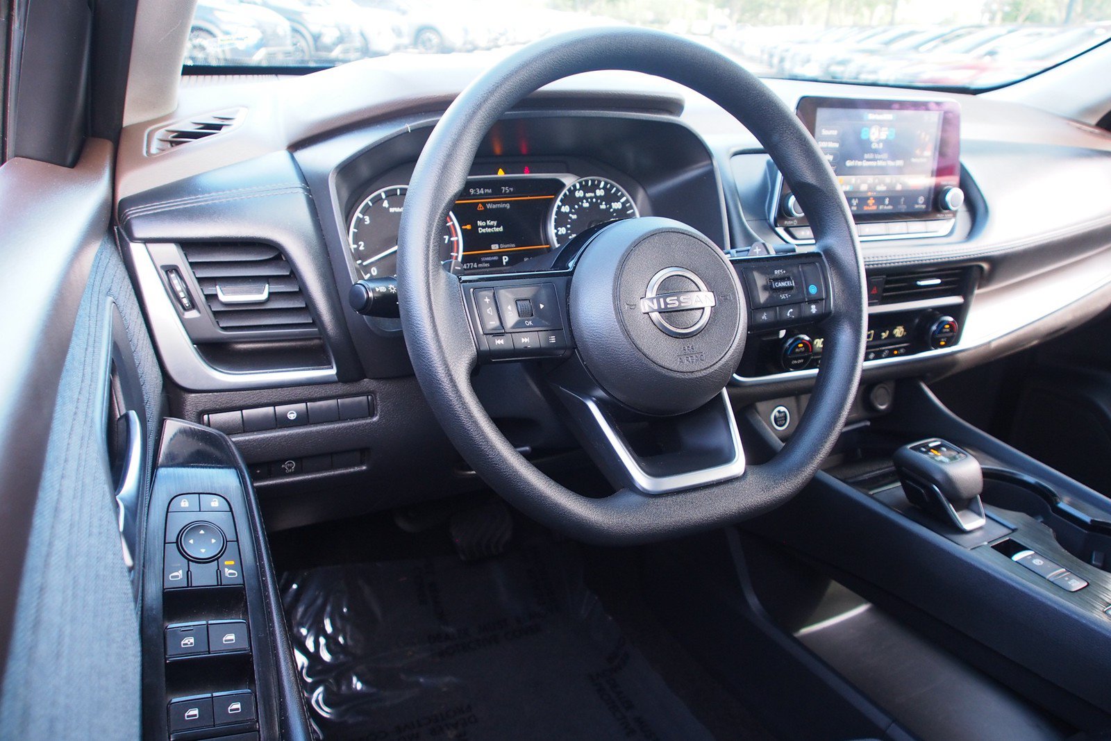 Used 2023 Nissan Rogue SV FWD image 16