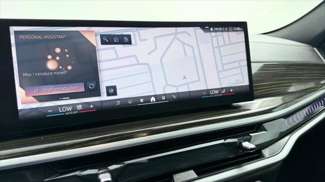 Used 2025 BMW X6 xDrive40i w/ Climate Comfort Package image 29