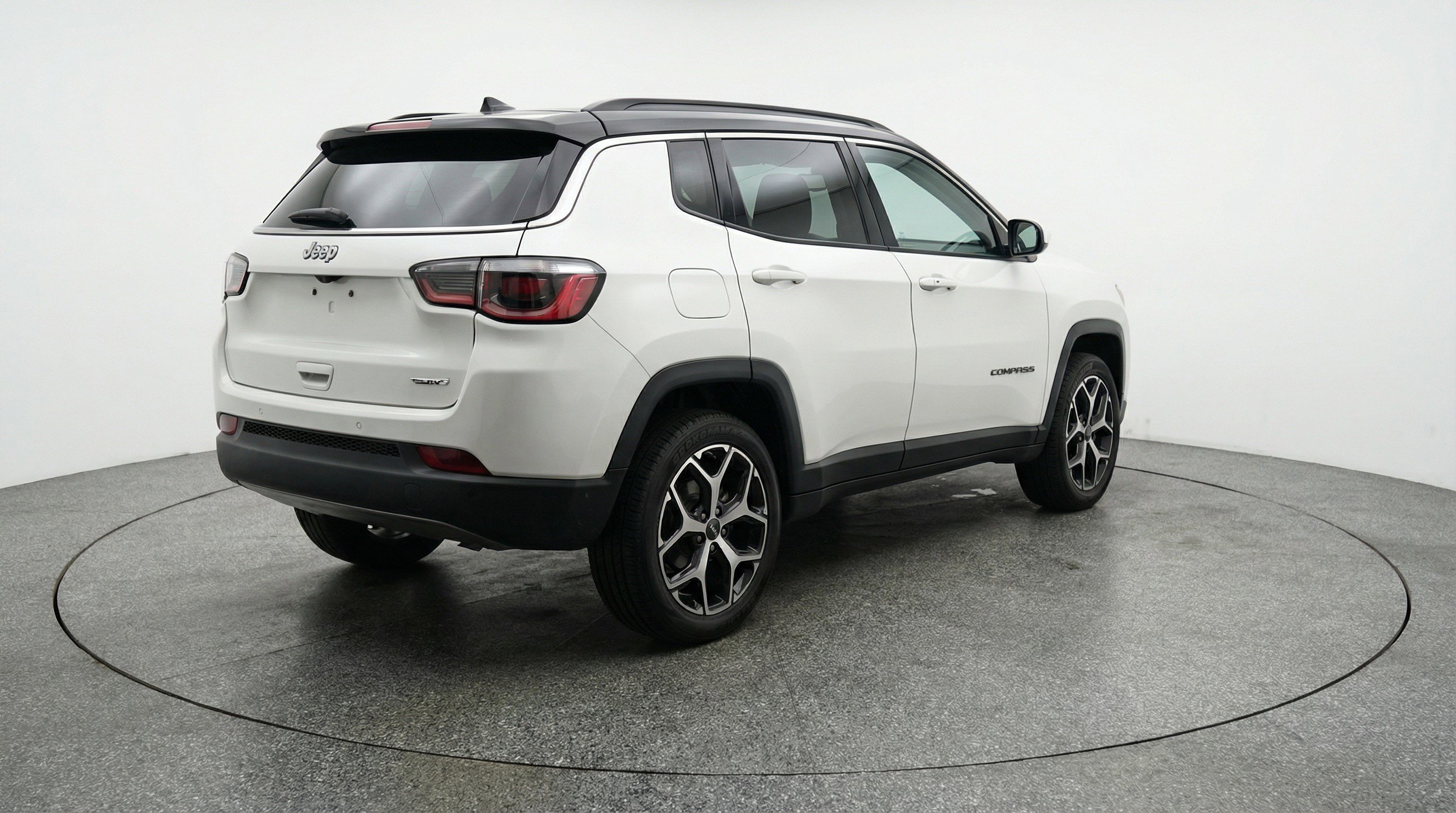 Used 2025 Jeep Compass Limited image 9
