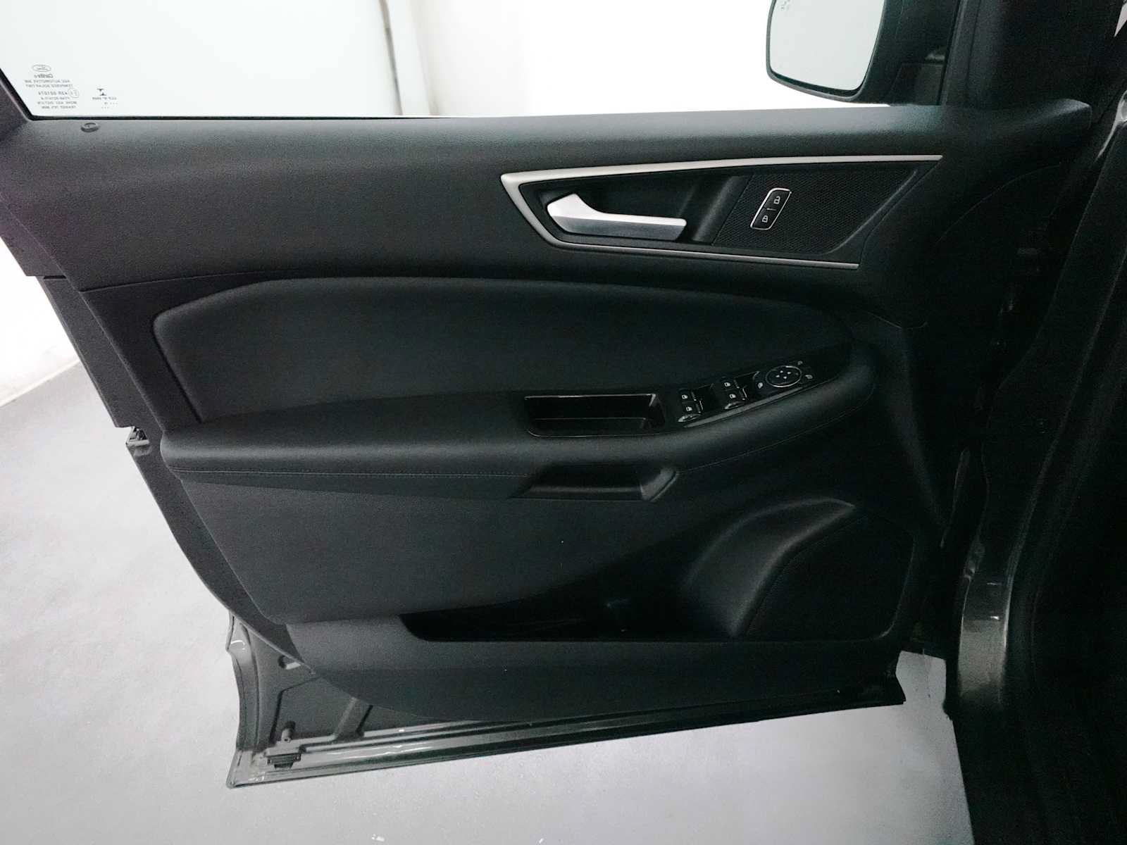 Used 2019 Ford Edge SEL w/ Equipment Group 201A AWD/4WD image 10