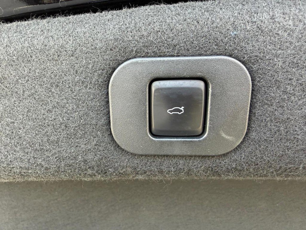 Used 2017 Lincoln Continental Reserve w/ Technology Package image 58