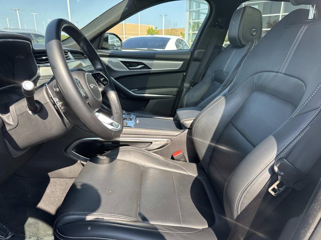 Used 2024 Jaguar F-PACE R-Dynamic S image 15