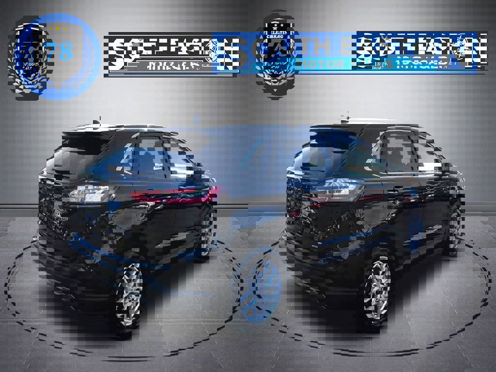 Used 2021 Ford Edge SEL w/ Cargo Accessory Package image 6