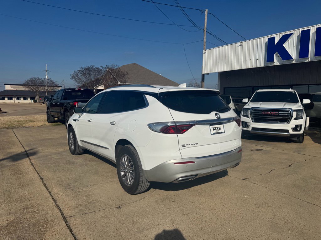 Used 2024 Buick Enclave Premium image 3