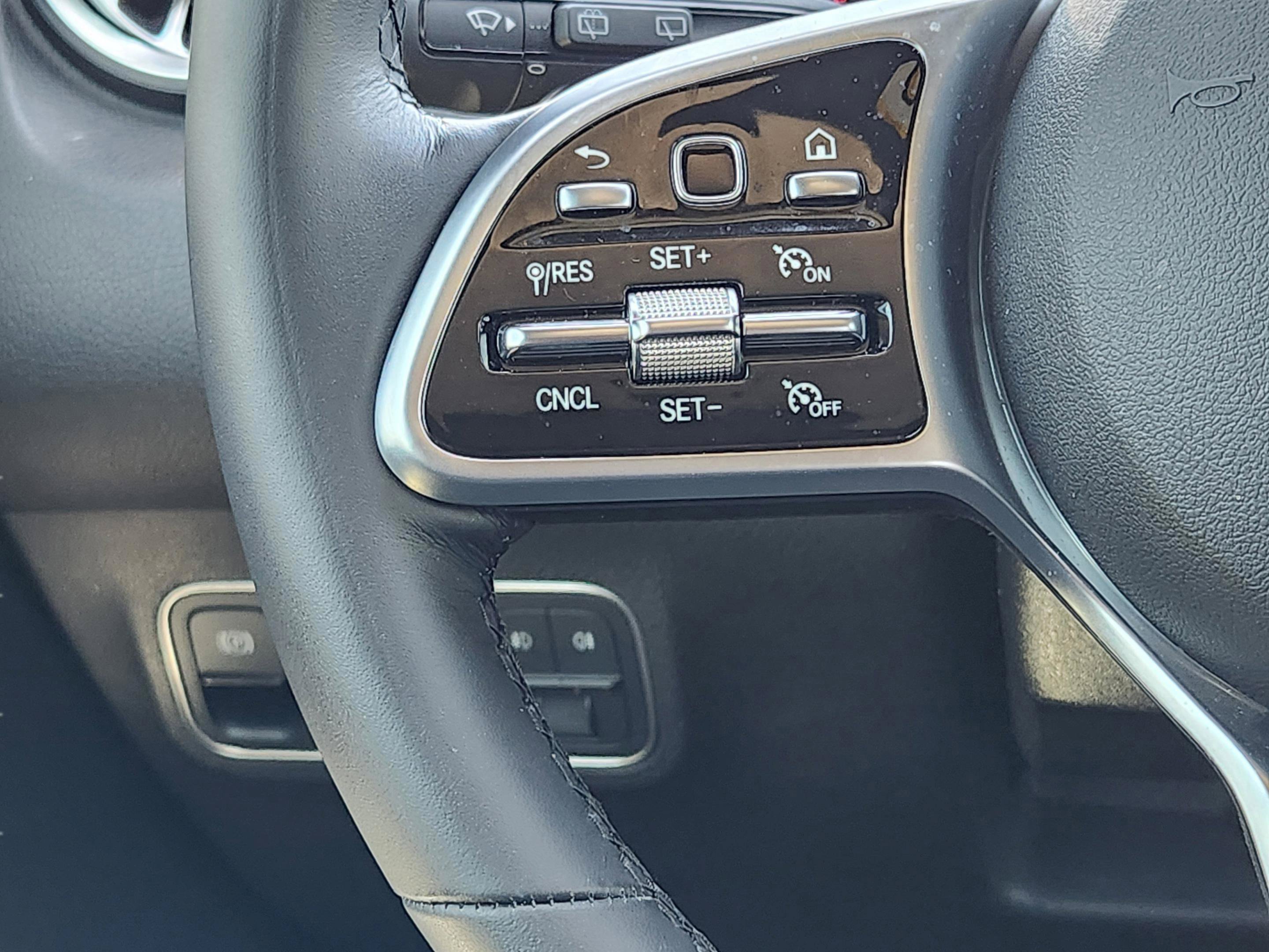 Certified 2023 Mercedes-Benz GLB 250 4MATIC image 24