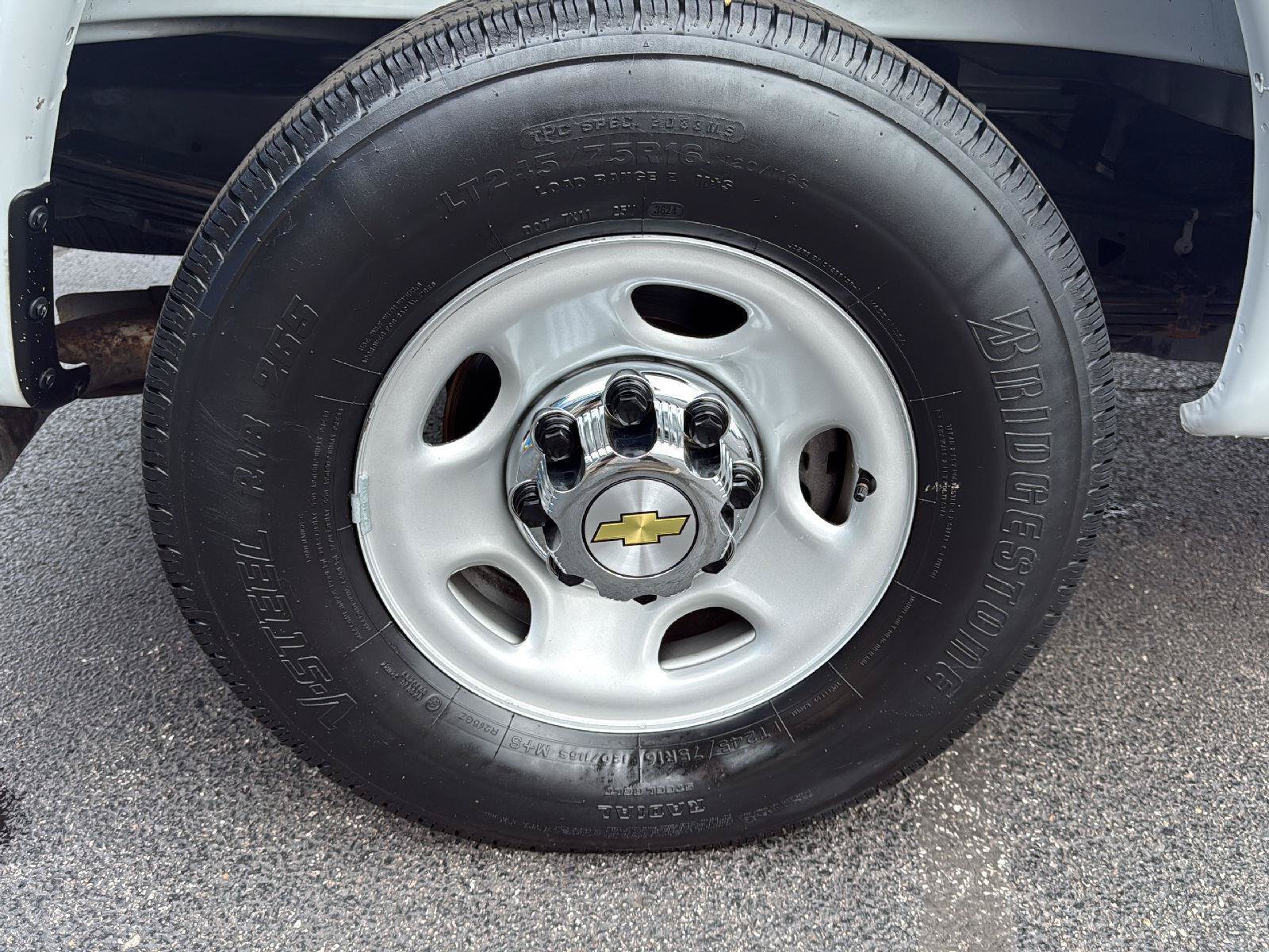 Used 2025 Chevrolet Express 3500 LT w/ LT Preferred Equipment Group RWD image 28