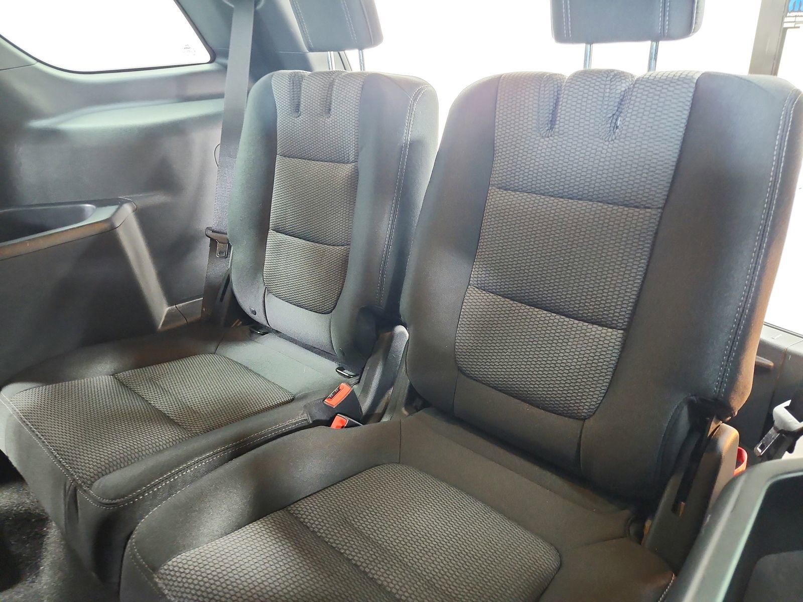 Used 2018 Ford Explorer XLT image 32