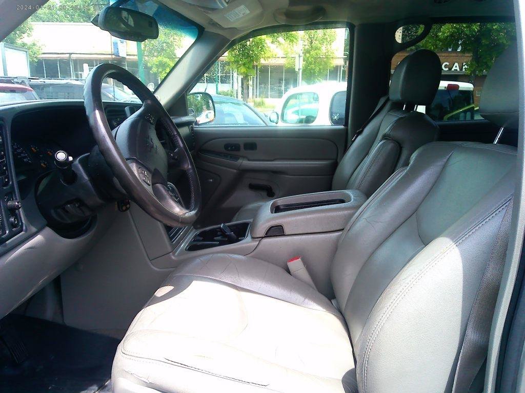 Used 2004 Chevrolet Tahoe LT w/ LT Preferred Equipment Group AWD/4WD image 7