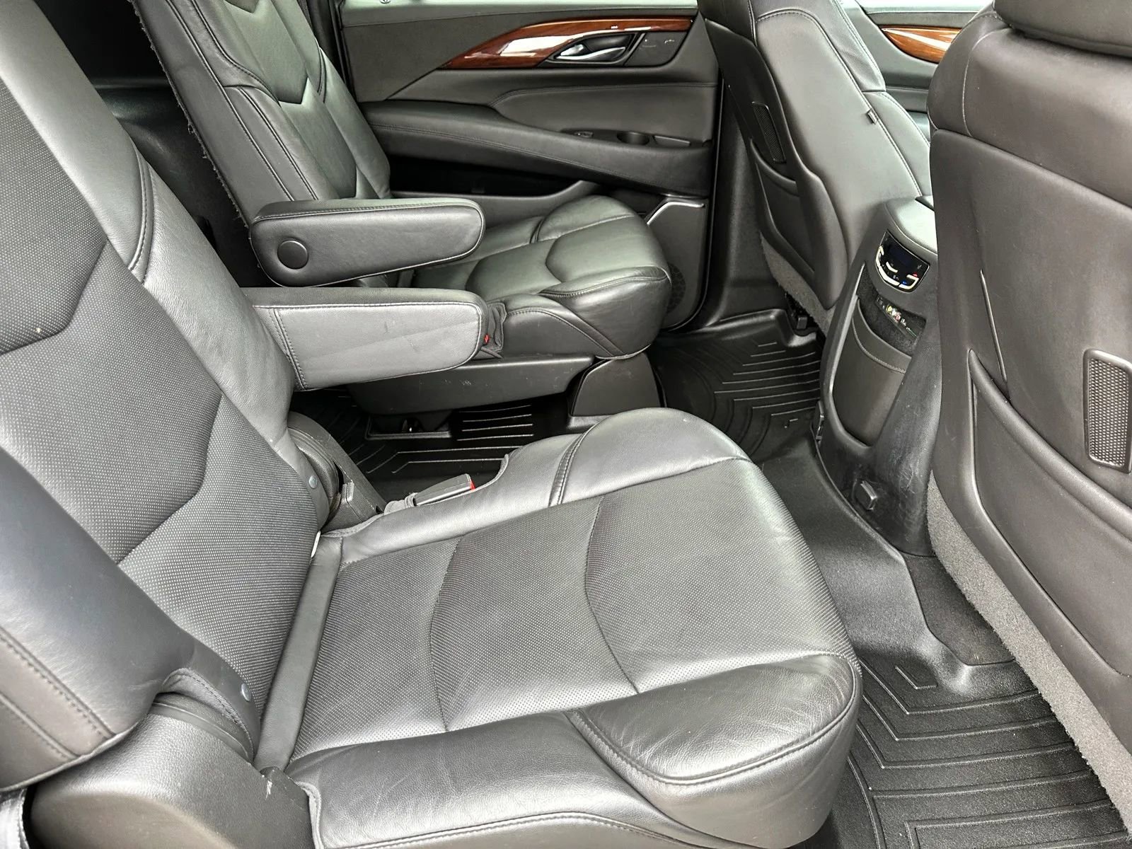 Used 2016 Cadillac Escalade ESV Premium AWD/4WD image 20