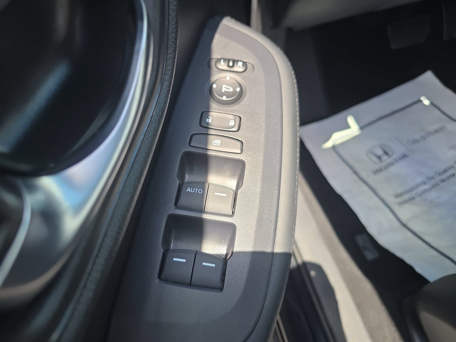 Certified 2025 Honda HR-V LX image 13