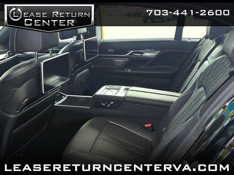 Used 2019 BMW 750i xDrive AWD/4WD image 1