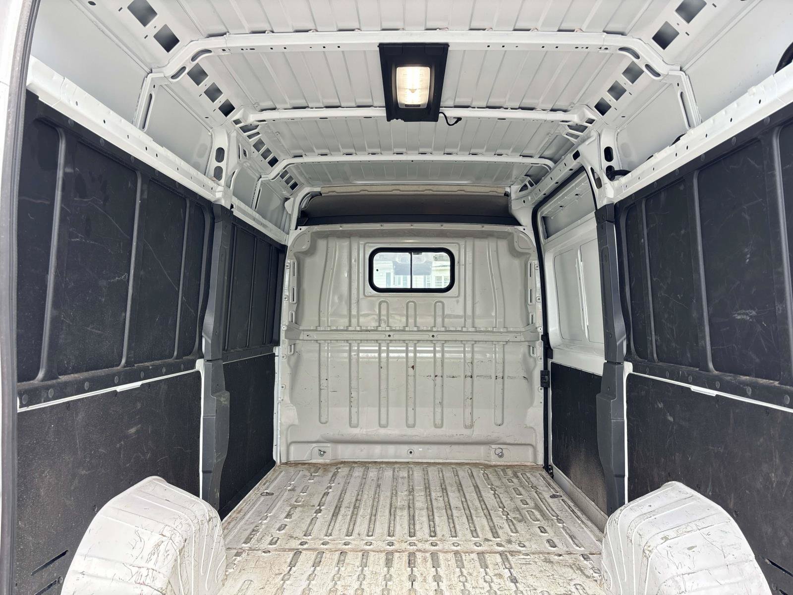 Used 2025 RAM ProMaster 2500 w/ Convenience Group FWD image 10