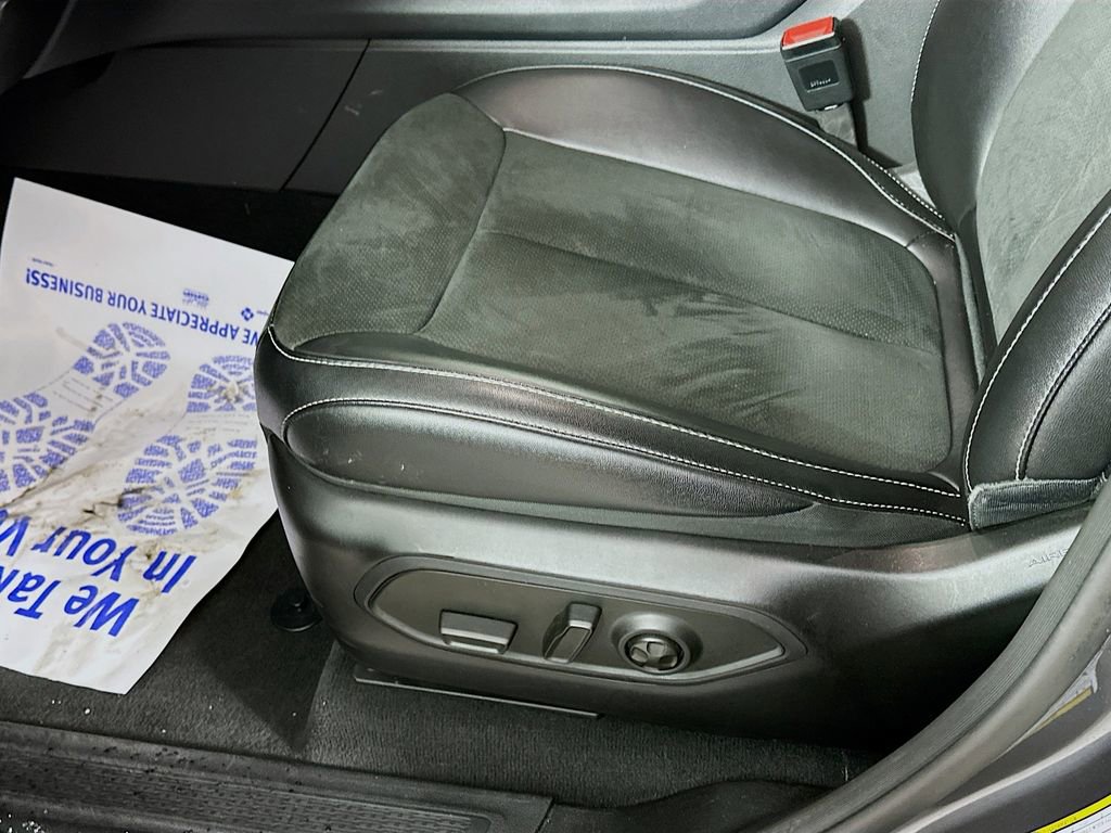 Certified 2024 Jeep Grand Cherokee Altitude image 30