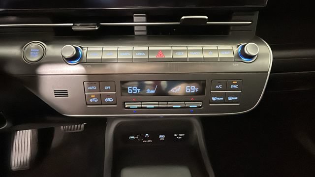 Certified 2025 Hyundai Kona SEL FWD image 22